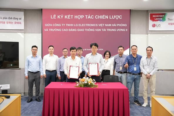 LỄ KÝ KẾT HỢP TÁC ĐÀO TẠO GIỮA TRƯỜNG CĐ GTVT TRUNG ƯƠNG II VỚI CÔNG TY TNHH LG ELECTRONICS VIỆT NAM HP